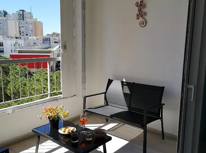 Aux 4 Bleutees Apartment *